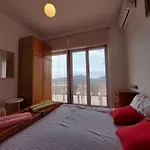 شقة Robi